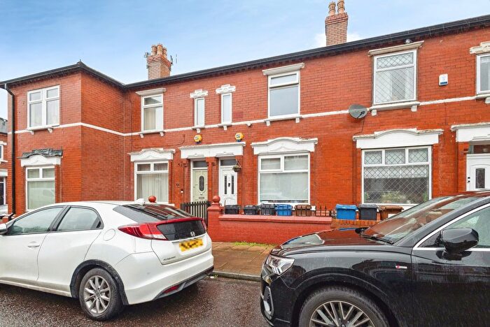 2 Bedroom Terraced House For Sale In Belfield Road, Stockport, Greater Manchester, SK5
