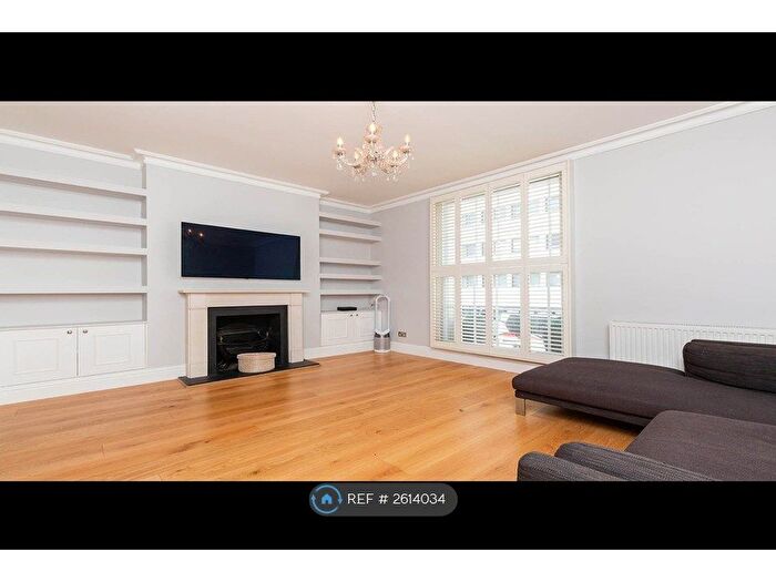 3 Bedroom Flat To Rent In Camden Road, London, N7