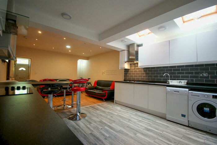 6 Bedroom Terraced House To Rent In Bournbrook Road - Bath Student Property, B29