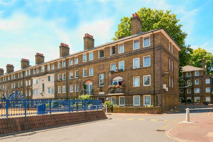 2 Bedroom Flat For Sale In Morris House, Roman Road, E2