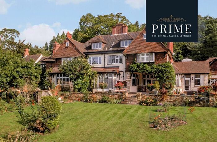 5 Bedroom Semi-Detached House To Rent In Wood Lane, Weybridge, Surrey, KT13