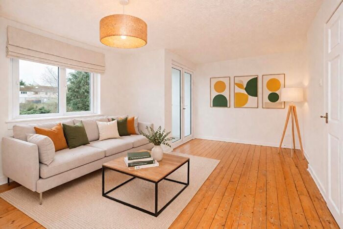 2 Bedroom Flat For Sale In St Katharines Loan, Gracemount, Edinburgh, EH16