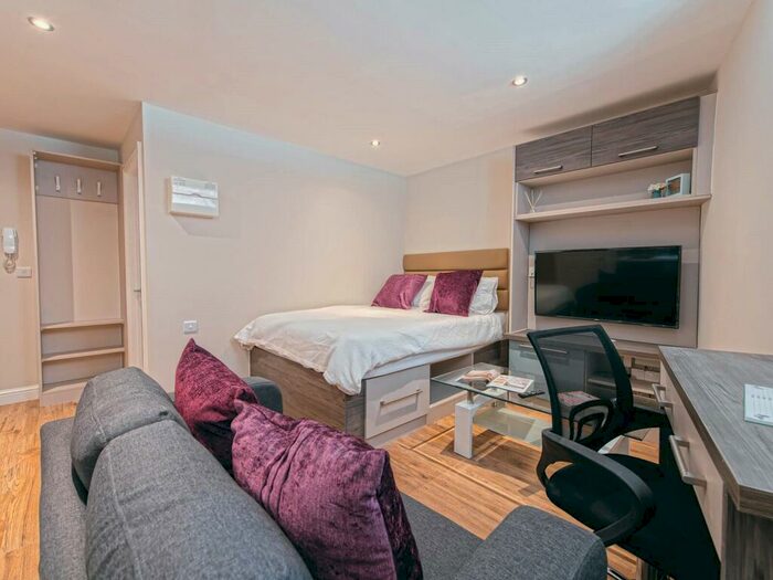 Apartment To Rent In Blackfriars Road, Manchester, #, M3