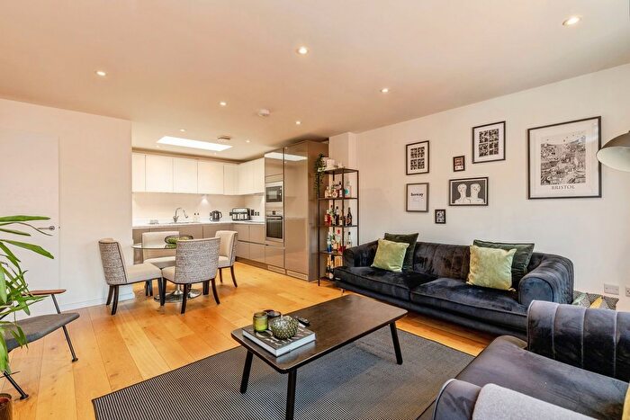 2 Bedroom Flat For Sale In Surrey Street, Bristol, Avon, BS2