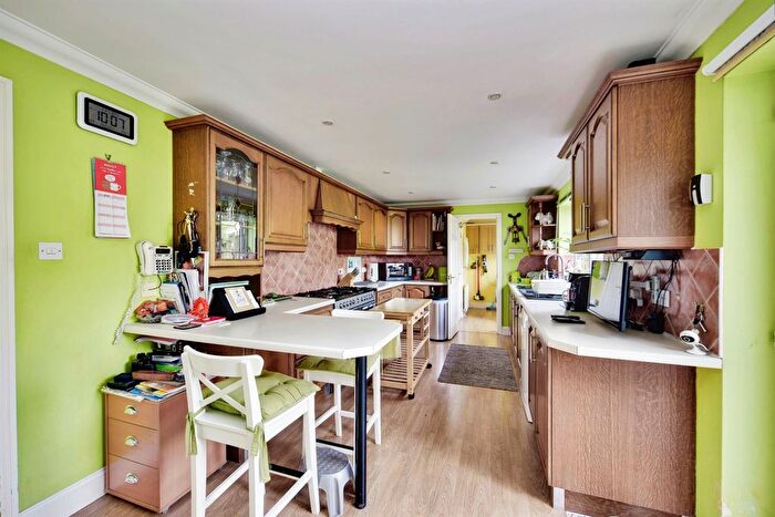 4 Bedroom Detached House For Sale In Baldwin Road, Minster On Sea, Sheerness, ME12