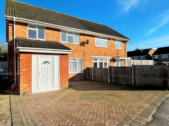 3 Bedroom Semi-Detached House To Rent In Stafford Road, Crawley RH11