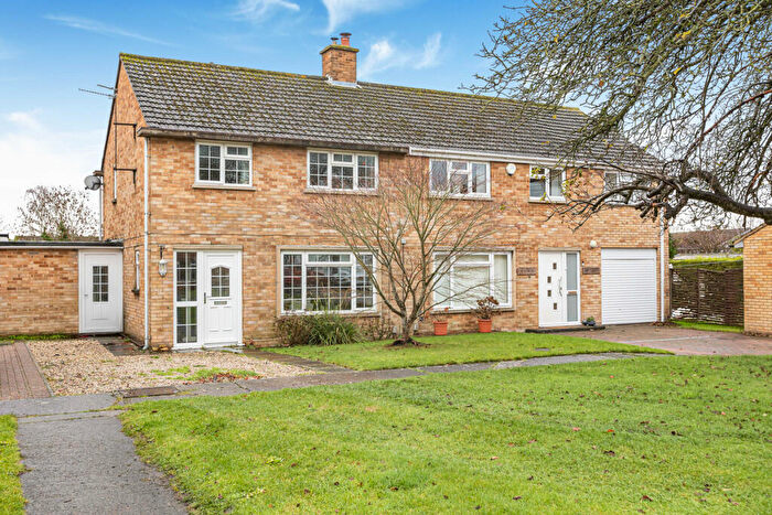 3 Bedroom Semi-Detached House For Sale In Upthorpe Drive, Wantage, OX12