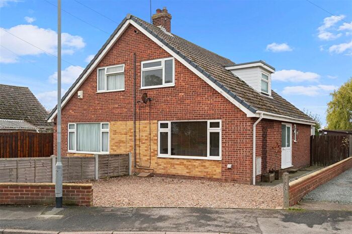 3 Bedroom Semi Detached Bungalow For Sale In Pilmar Lane, Roos, HU12