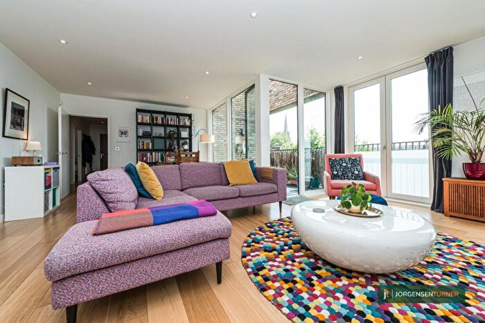 3 Bedroom Flat For Sale In Chichester Road, London, NW6
