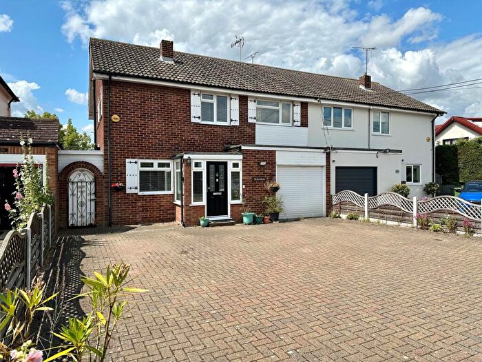 4 Bedroom Semi-Detached House For Sale In Southend Road, Billericay, CM11