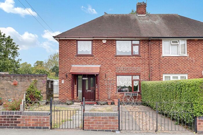 3 Bedroom Semi-Detached House For Sale In Laburnum Grove, Hucknall, NG15