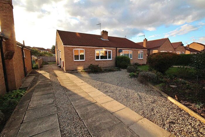 2 Bedroom Semi-Detached Bungalow To Rent In Staniland Drive, Selby, YO8