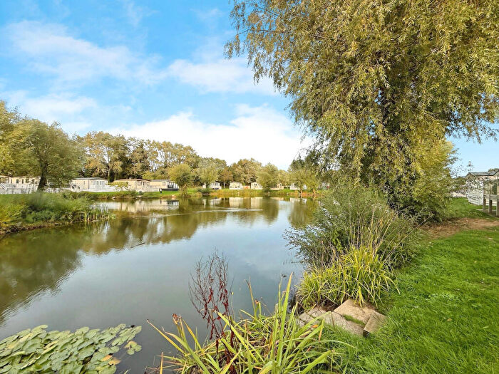 3 Bedroom Detached House For Sale In Cotswold Hoburne, Cirencester, GL7