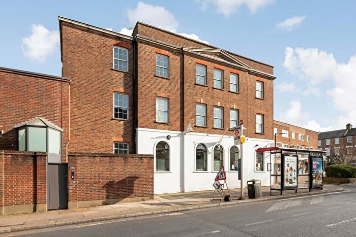 3 Bedroom Apartment To Rent In Croxted Road, Dulwich, London, SE21