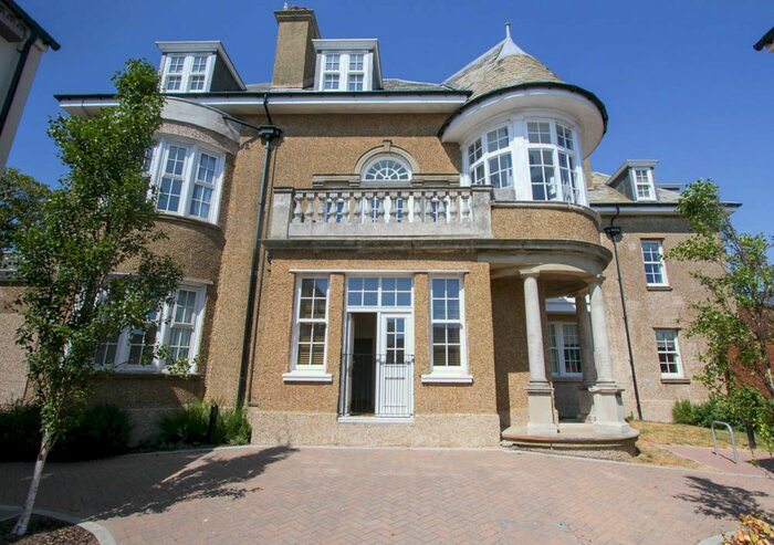 2 Bedroom Flat To Rent In Bristol Gardens, Brighton, BN2