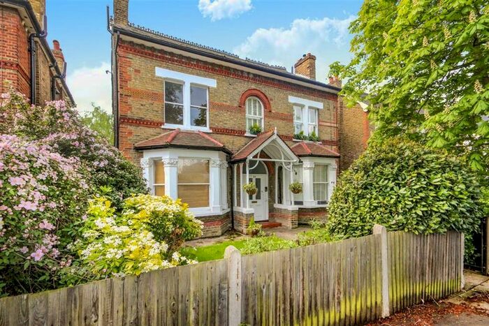 1 Bedroom Flat To Rent In Waldegrave Road, Teddington, TW11