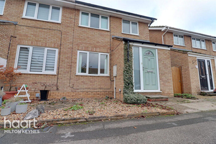 3 Bedroom Semi-Detached House To Rent In Petersham Close, Newport Pagnell, MK16