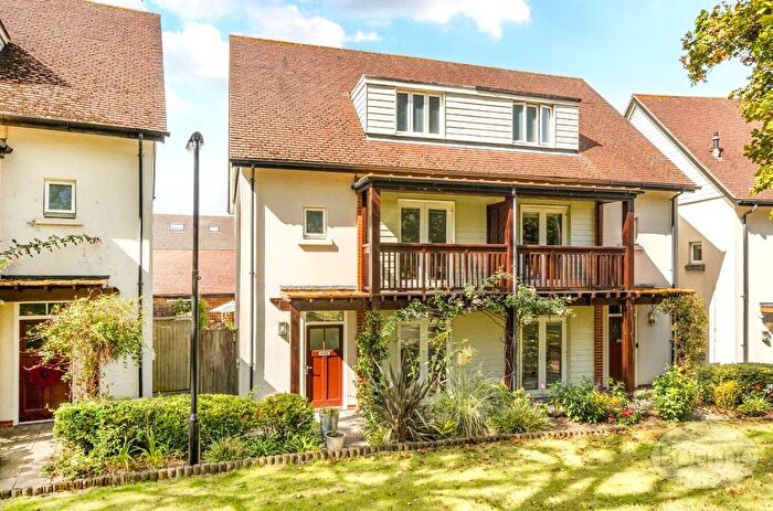 3 Bedroom Semi-detached House For Sale In Whateley Close, Guildford, Surrey, GU2