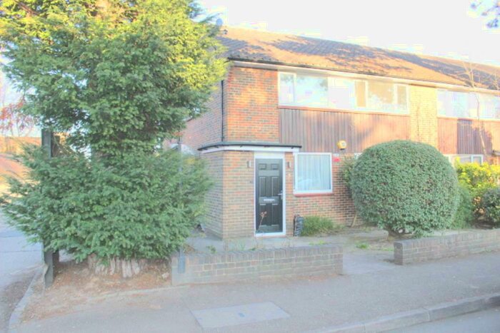 2 Bedroom Maisonette To Rent In Wellington Road, Pinner, HA5