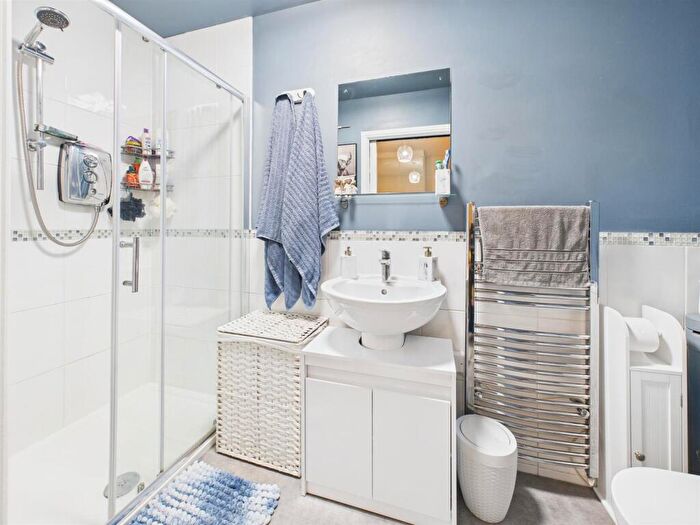 1 Bedroom Maisonette For Sale In School Road, Tilehurst, Reading, RG31