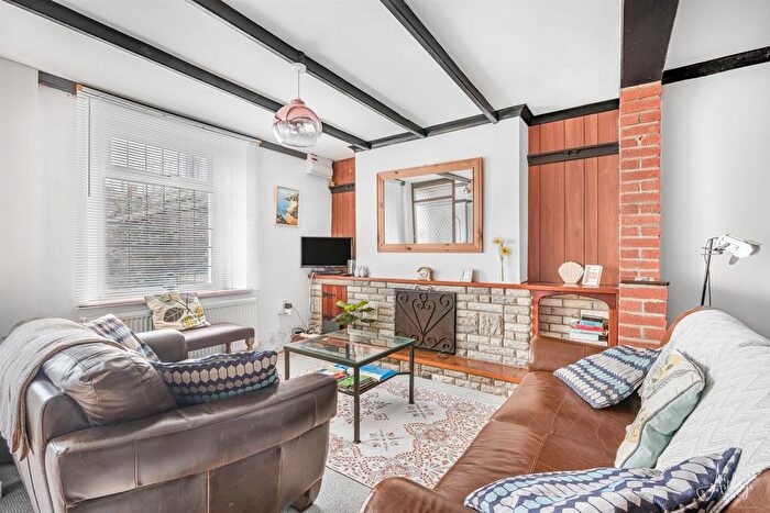 3 Bedroom Terraced House To Rent In Hill Street, Mumbles, Swansea, SA3