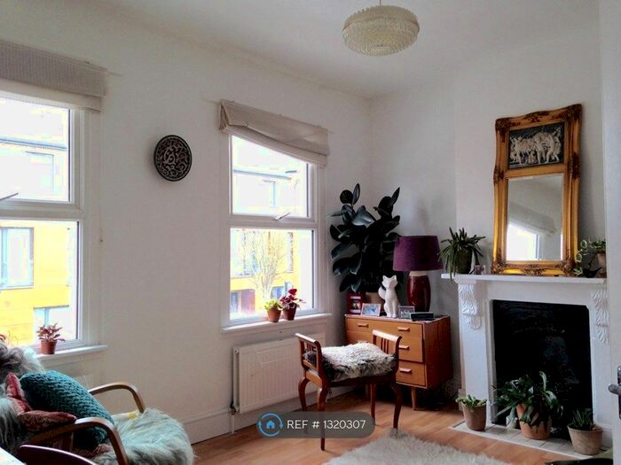 1 Bedroom Flat To Rent In Shepherds Bush, London W12