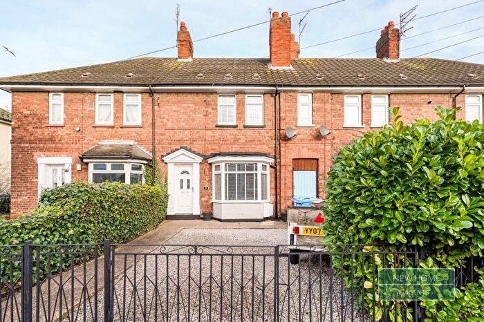 3 Bedroom Terraced House For Sale In Ampleforth Grove, Hull, HU5