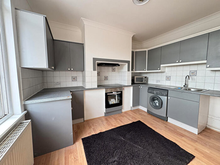 1 Bedroom Apartment To Rent In Burley Road, Leeds, LS3