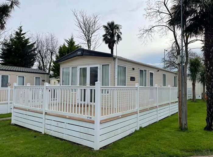 2 Bedroom Park Home For Sale In Foxhunter Caravan Park, Monkton Street, CT12