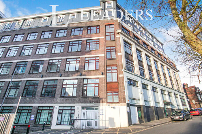 1 Bedroom Flat To Rent In Midland Road, Luton, Bedfordshire, LU2