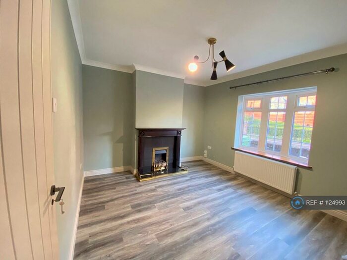 3 Bedroom Semi-Detached House To Rent In Hooley Lane, Redhill, RH1