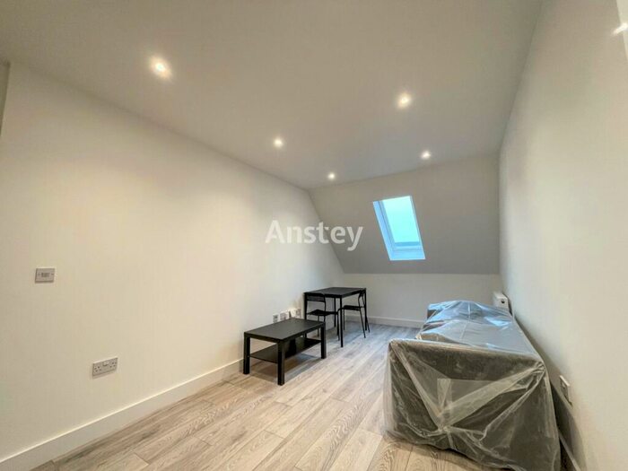 2 Bedroom Flat To Rent In Portswood Road, Southampton, SO17