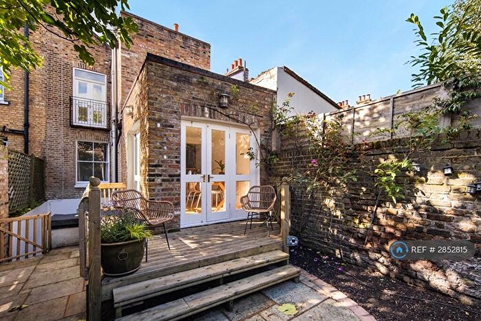 2 Bedroom Terraced House To Rent In Woodstock Terrace, London, E14