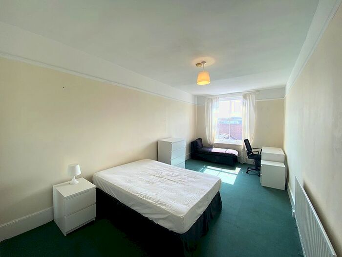 5 Bedroom Flat To Rent In Marmion Road, Southsea PO5