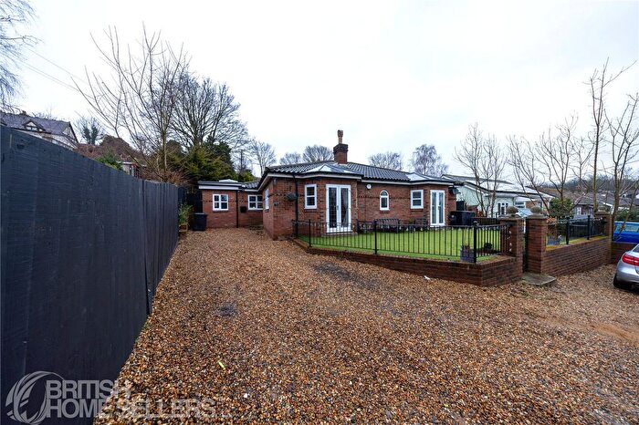 4 Bedroom Bungalow For Sale In Rochester Road, Cuxton, Rochester, Kent, ME2