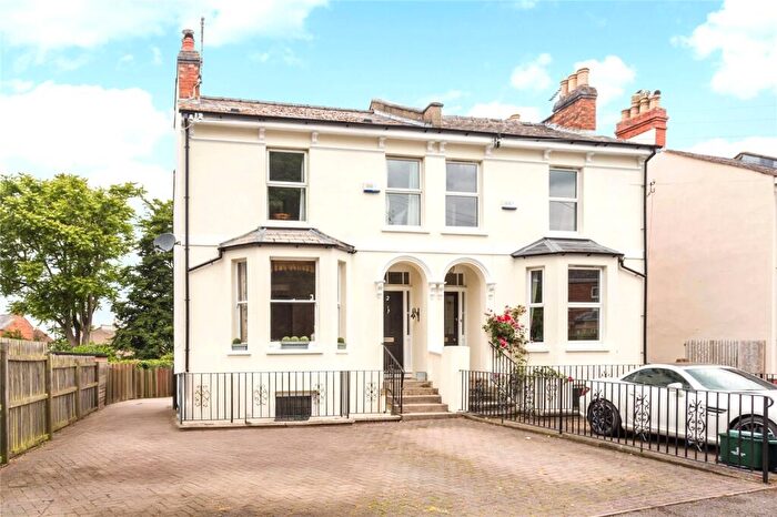 4 Bedroom End Of Terrace House For Sale In Haywards Road, Cheltenham, Gloucestershire, GL52