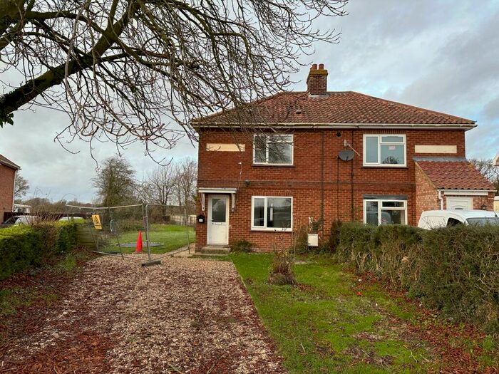 3 Bedroom Semi-Detached House For Sale In Chapel Road, Spooner Row, Wymondham, Norfolk, NR18