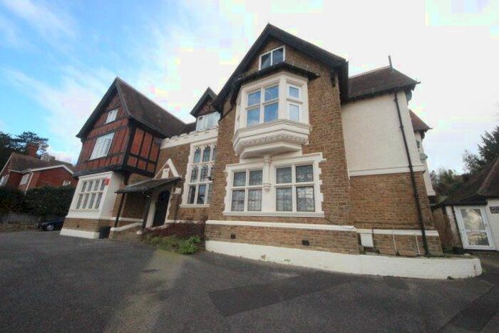 2 Bedroom Flat To Rent In Guildown Road, Guildford, GU2