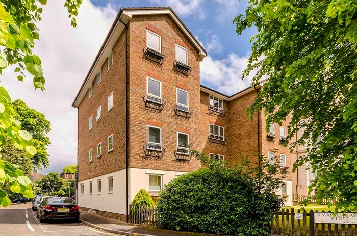 2 Bedroom Flat To Rent In Maplehurst Close, Kingston, Kingston Upon Thames, KT1