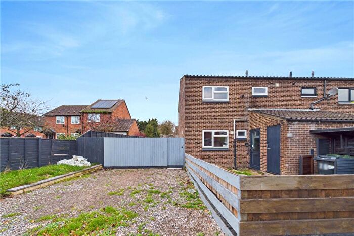 3 Bedroom End Of Terrace House For Sale In Christie Heights, Newbury, Berkshire, RG14