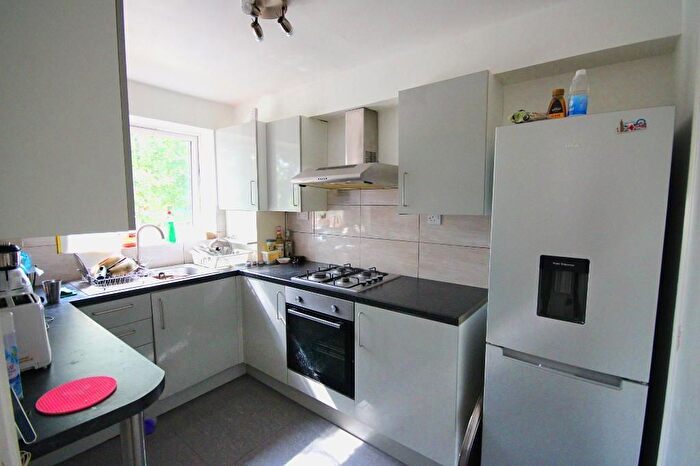 1 Bedroom Flat To Rent In Huxley Close, Northolt, Middlesex, UB5