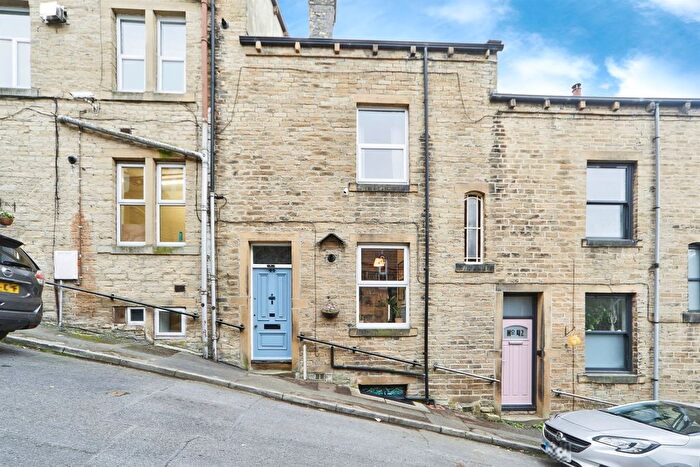 3 Bedroom Terraced House For Sale In River Street, Haworth, Keighley, BD22
