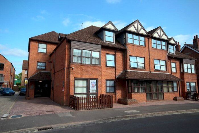 2 Bedroom Flat To Rent In Southampton Road, Ringwood BH24