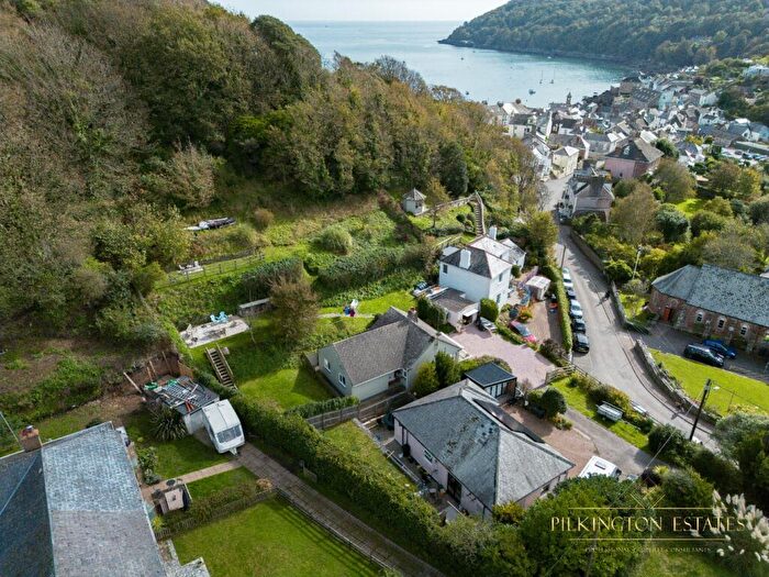 2 Bedroom Detached Bungalow For Sale In Kingsand, Torpoint, Cornwall, PL10