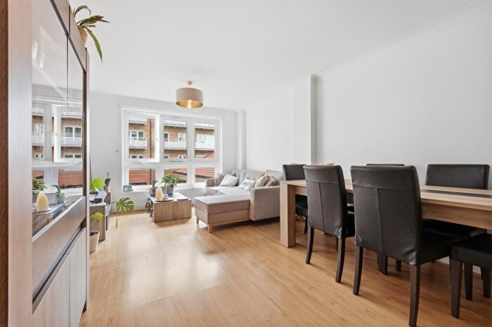 2 Bedroom Apartment To Rent In New Caledonian Wharf, London, SE16