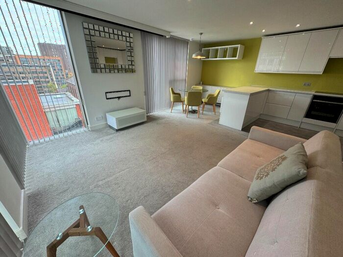 2 Bedroom Apartment To Rent In Viva Apartments, Commercial Street, B1