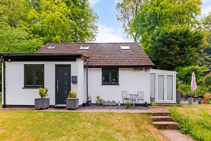 4 Bedroom Detached Bungalow For Sale In Ninehams Road, Westerham, TN16