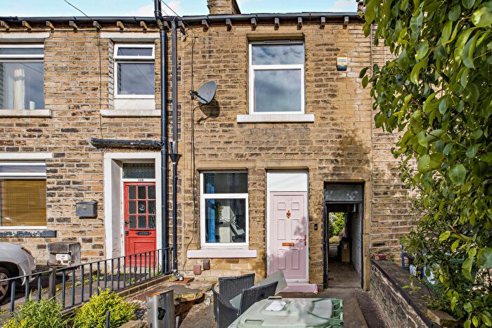 2 Bedroom Terraced House For Sale In Barcroft Road, Huddersfield, HD4