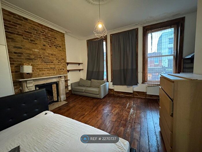 Studio To Rent In Upper Street, London, N1