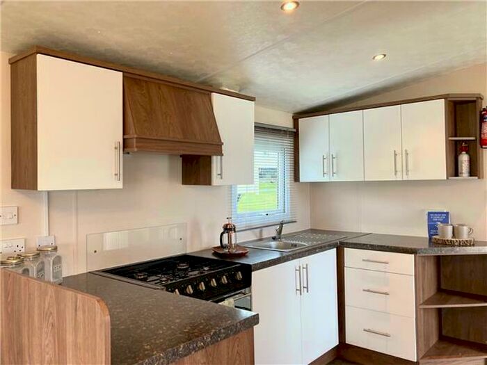 2 Bedroom Caravan For Sale In Breydon Water Holiday Park, NR31